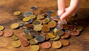 Come pulire le monete senza rovinarle: consigli e regole