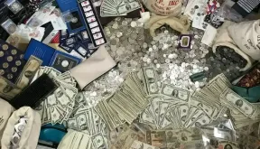 How to Become a Coin Dealer? A Step-by-Step Licensing Guide