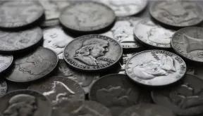 Silver Quarter Value Guide: Dates, Prices & How to Spot One